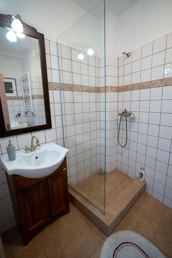 Cismigiu Garden Apartment Bukares Bagian luar foto
